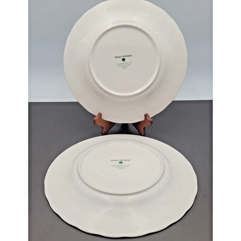 Nikko Happy Holidays Christmas Swirl Dinner Plates 10.75